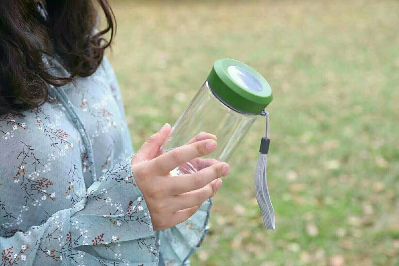 如何正確選擇塑料水杯，冠一容器給出答案！